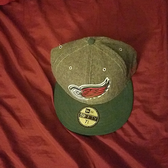 New ERA Fitted - Picture 1 of 4